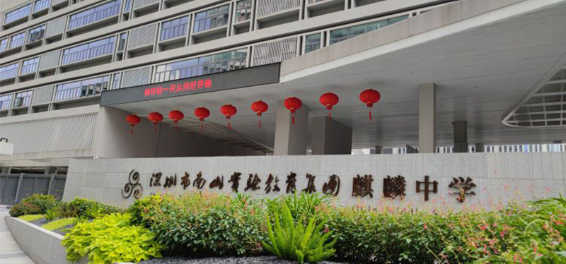 深圳麒麟中學(xué)安裝升降屏風(fēng)電腦桌-機考卡座
